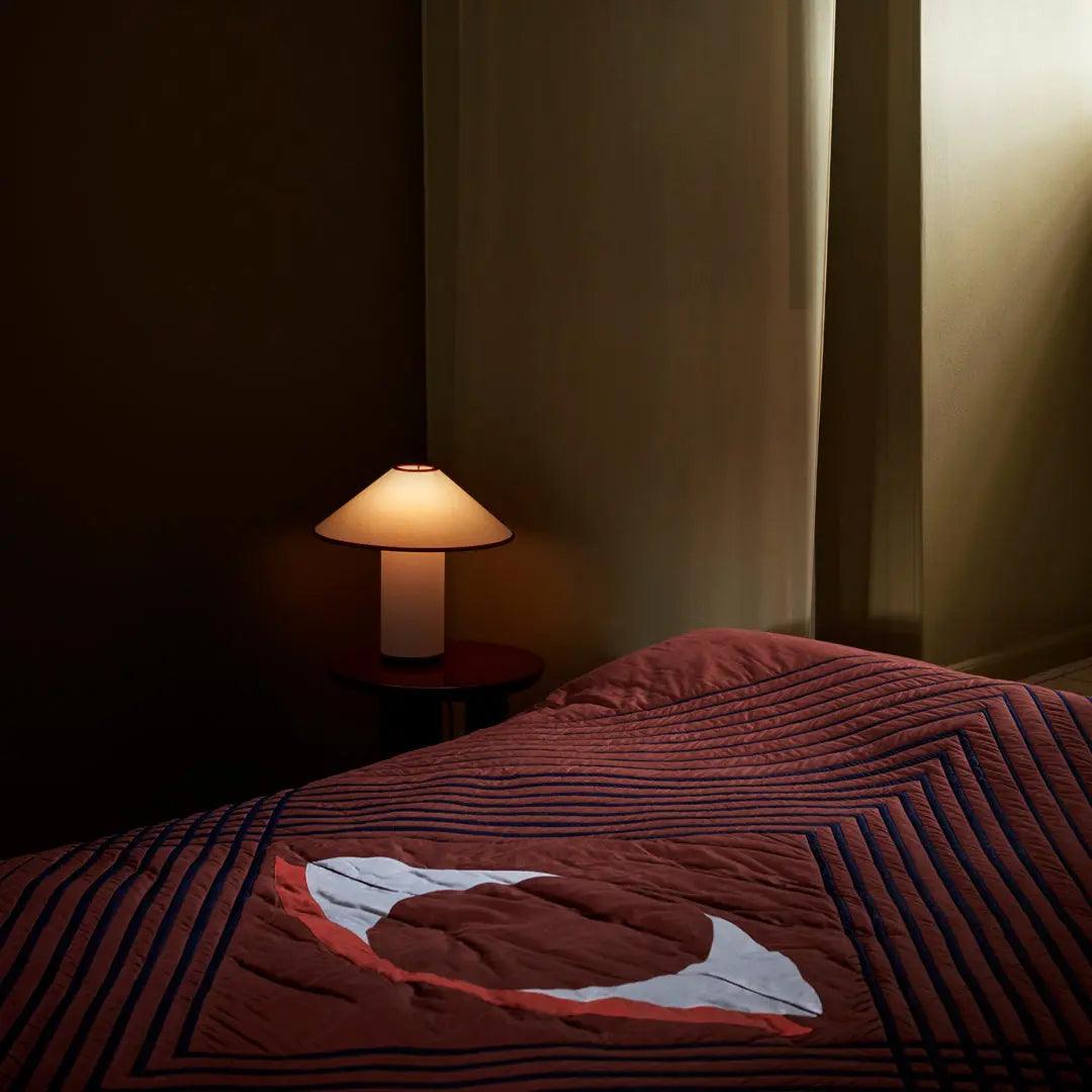 Lampe de Table Élégante et Moderne - Éclairage Chaud et Ambiance Luxueuse