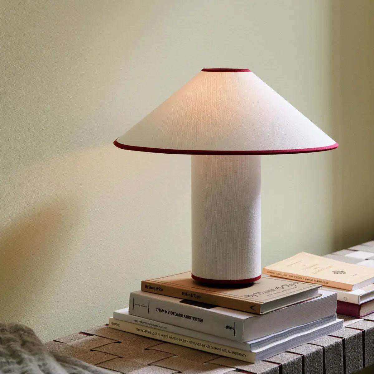 Lampe de Table Élégante et Moderne - Éclairage Chaud et Ambiance Luxueuse
