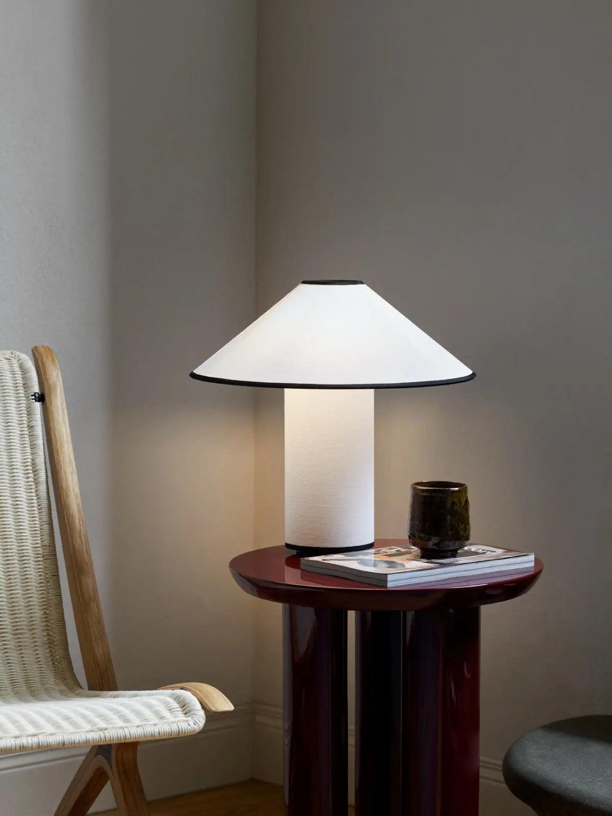 Lampe de Table Élégante et Moderne - Éclairage Chaud et Ambiance Luxueuse