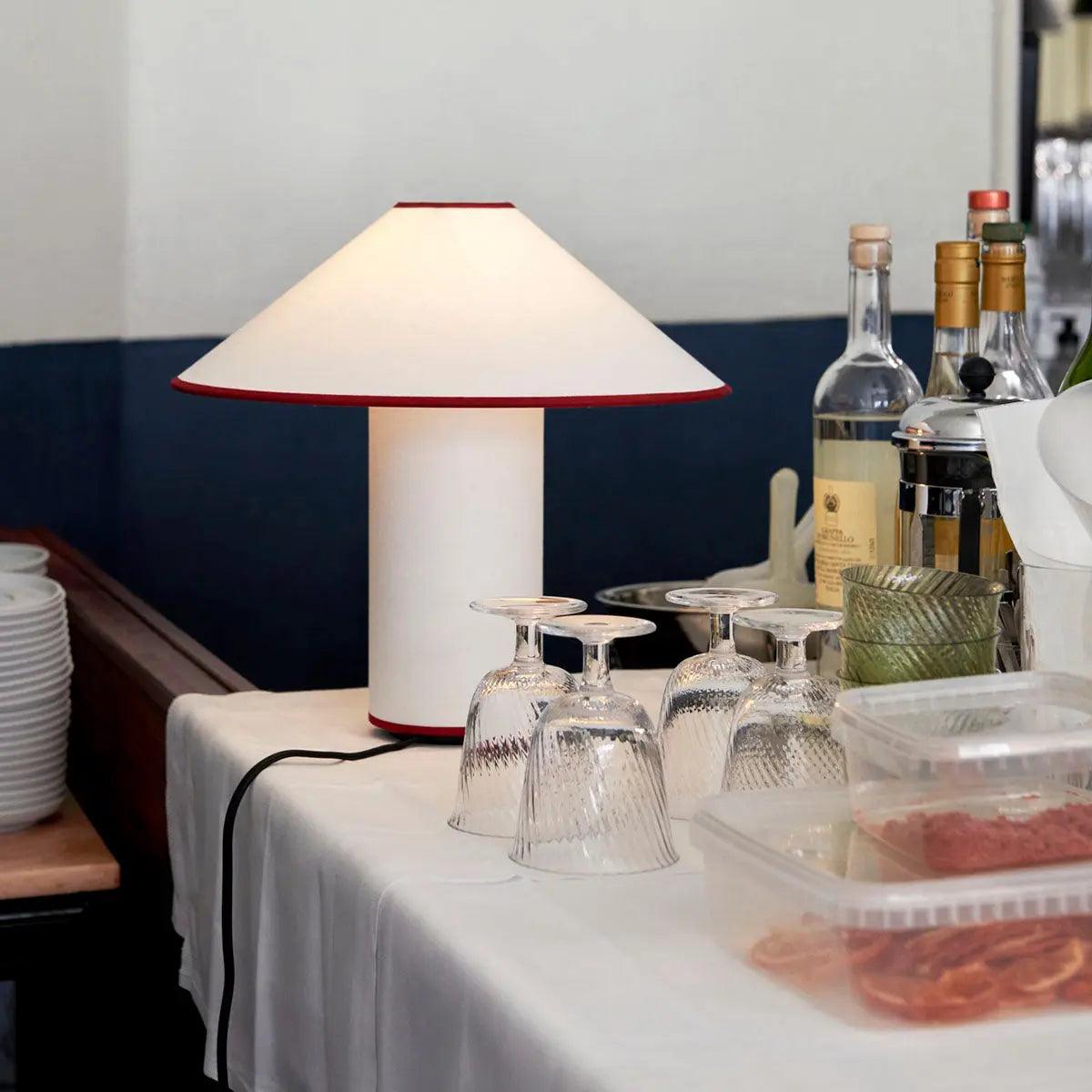 Lampe de Table Élégante et Moderne - Éclairage Chaud et Ambiance Luxueuse