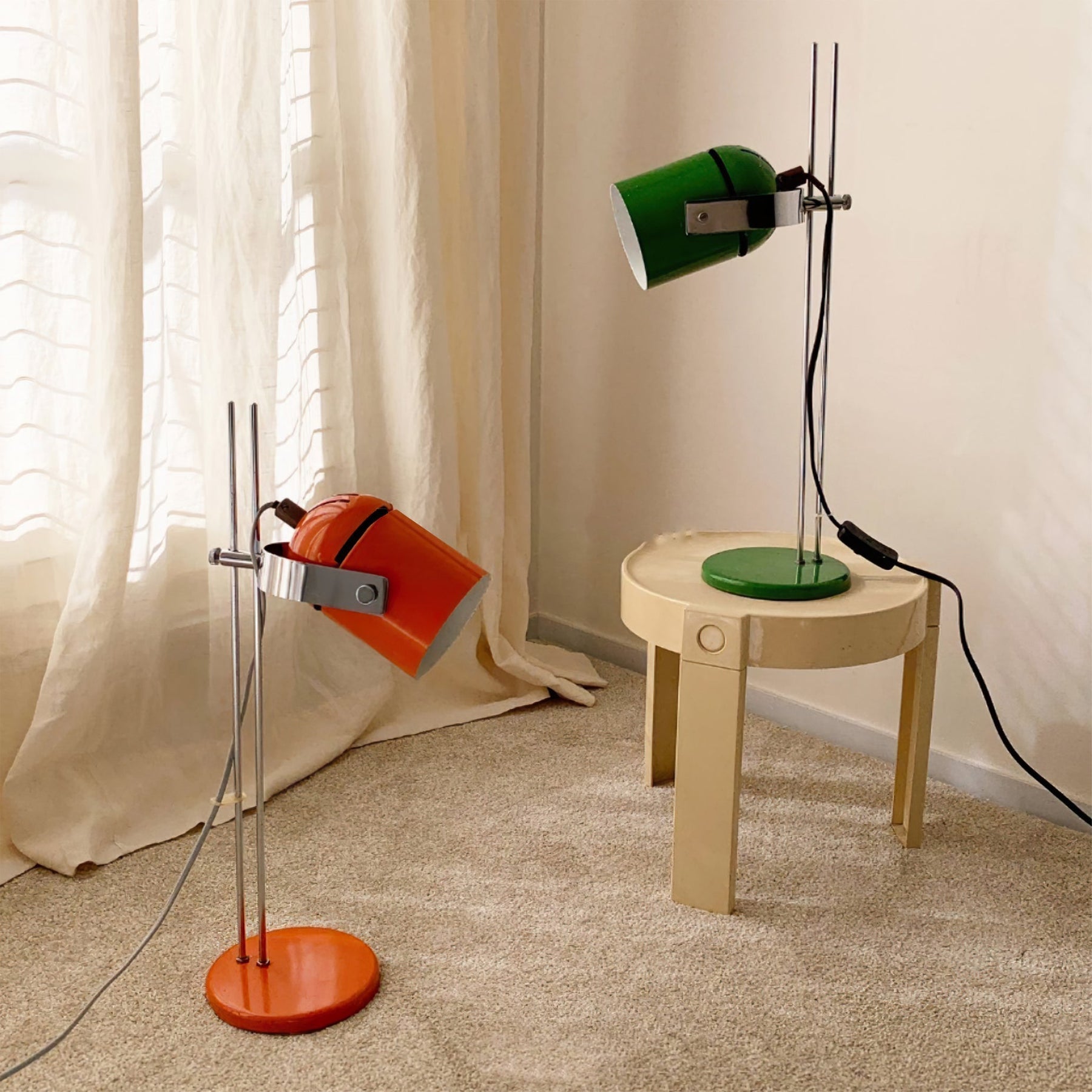 Lampe de Table Flexible - Design Épuré et Lumière Ambiante