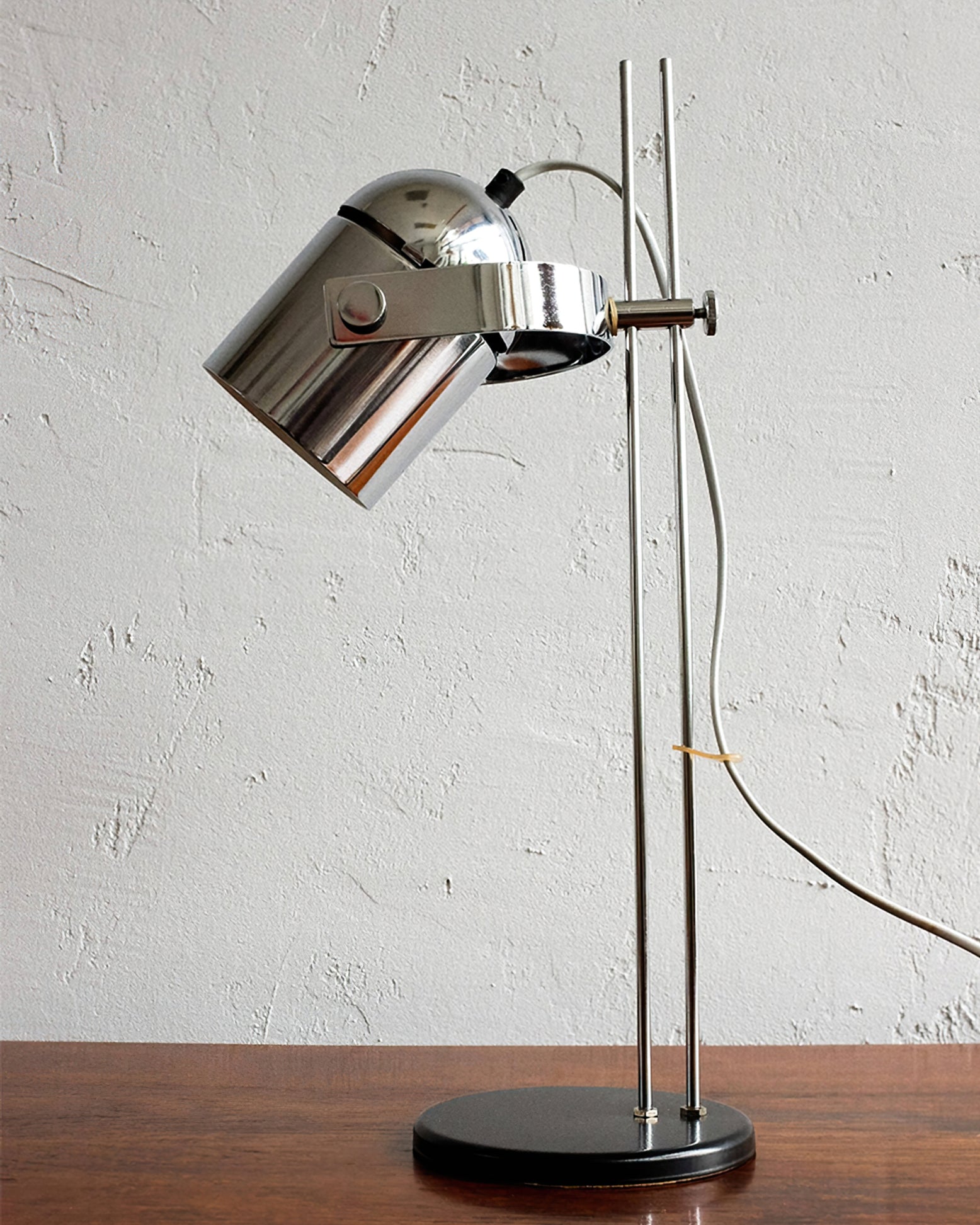Lampe de Table Flexible - Design Épuré et Lumière Ambiante