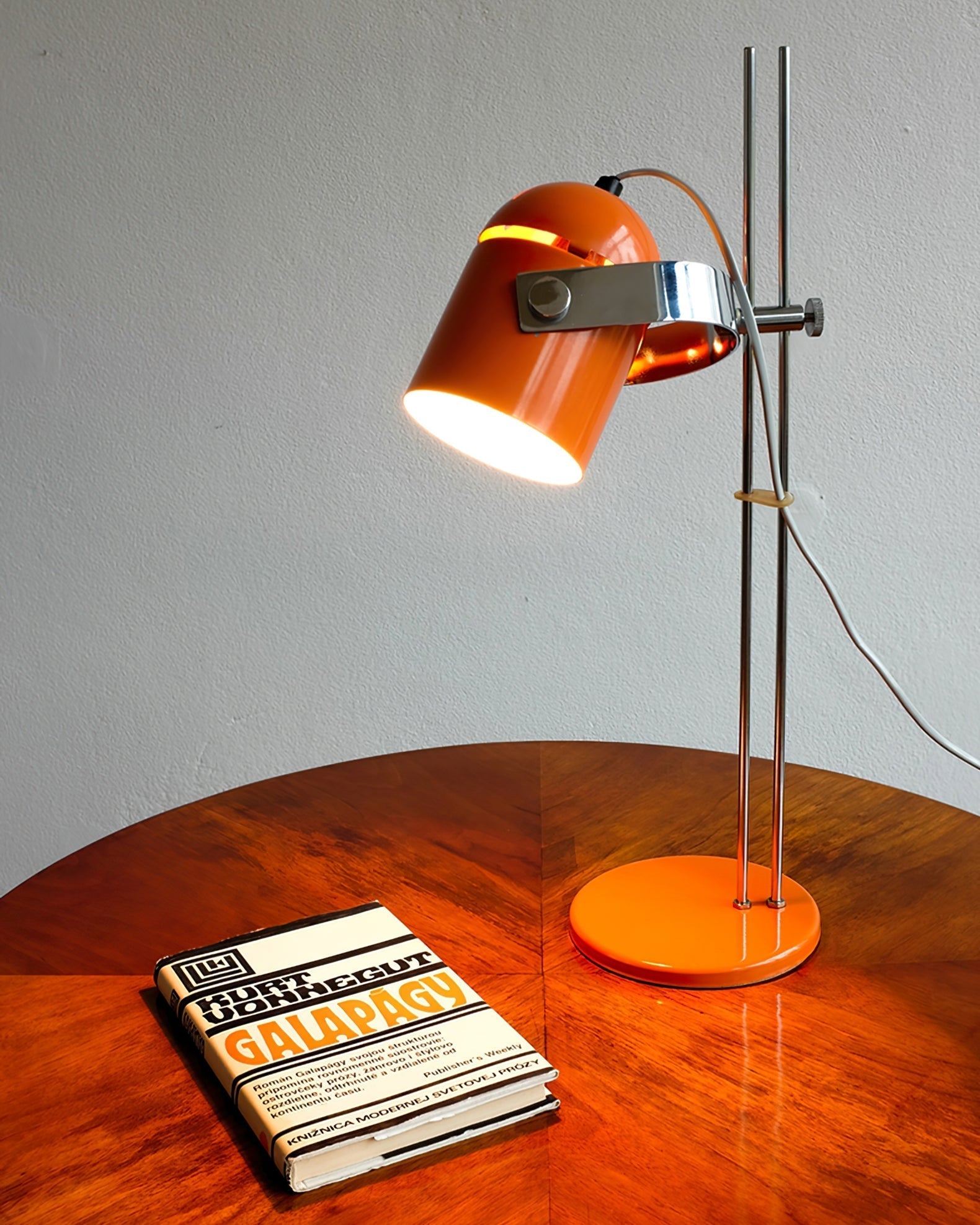 Lampe de Table Flexible - Design Épuré et Lumière Ambiante