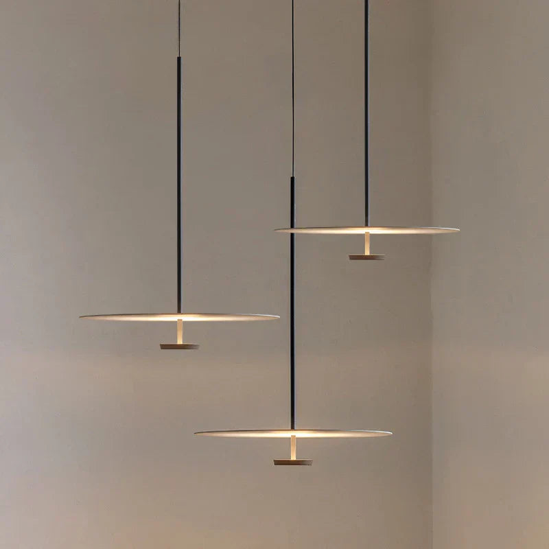Lampe de Plafond Contemporaine - Élégance Minimaliste pour Intérieurs Modernes