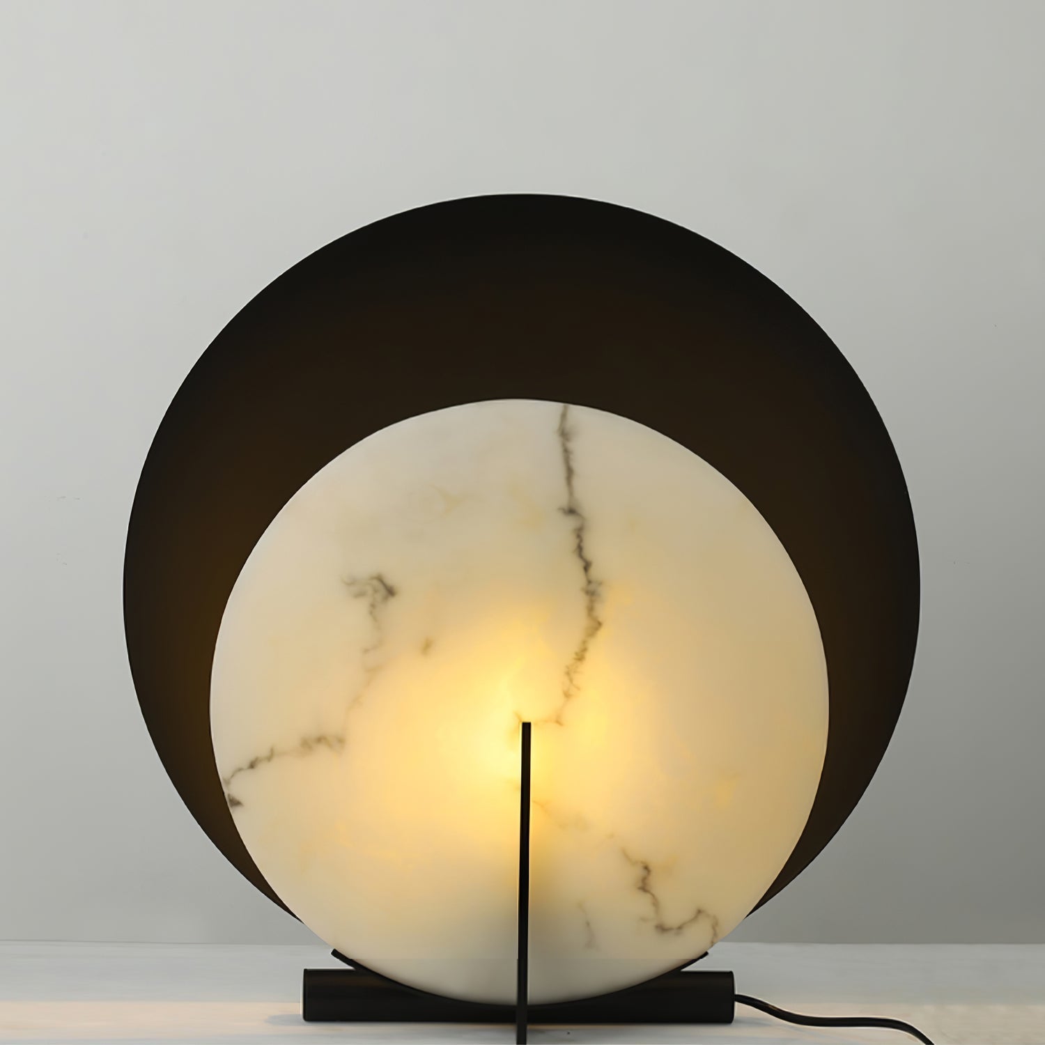 Lampe en Albâtre Élégante - Éclairage Subtil et Touche de Luxe