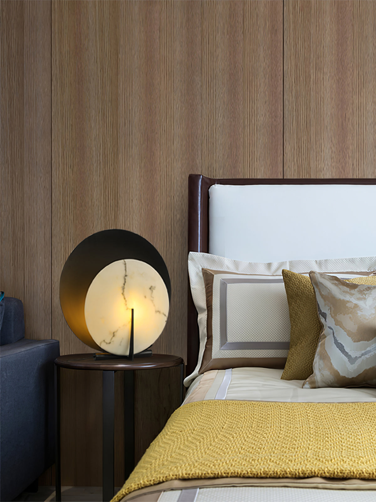Lampe en Albâtre Élégante - Éclairage Subtil et Touche de Luxe