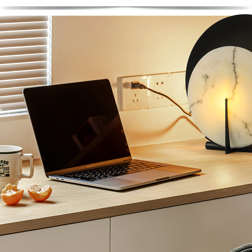 Lampe en Albâtre Élégante - Éclairage Subtil et Touche de Luxe