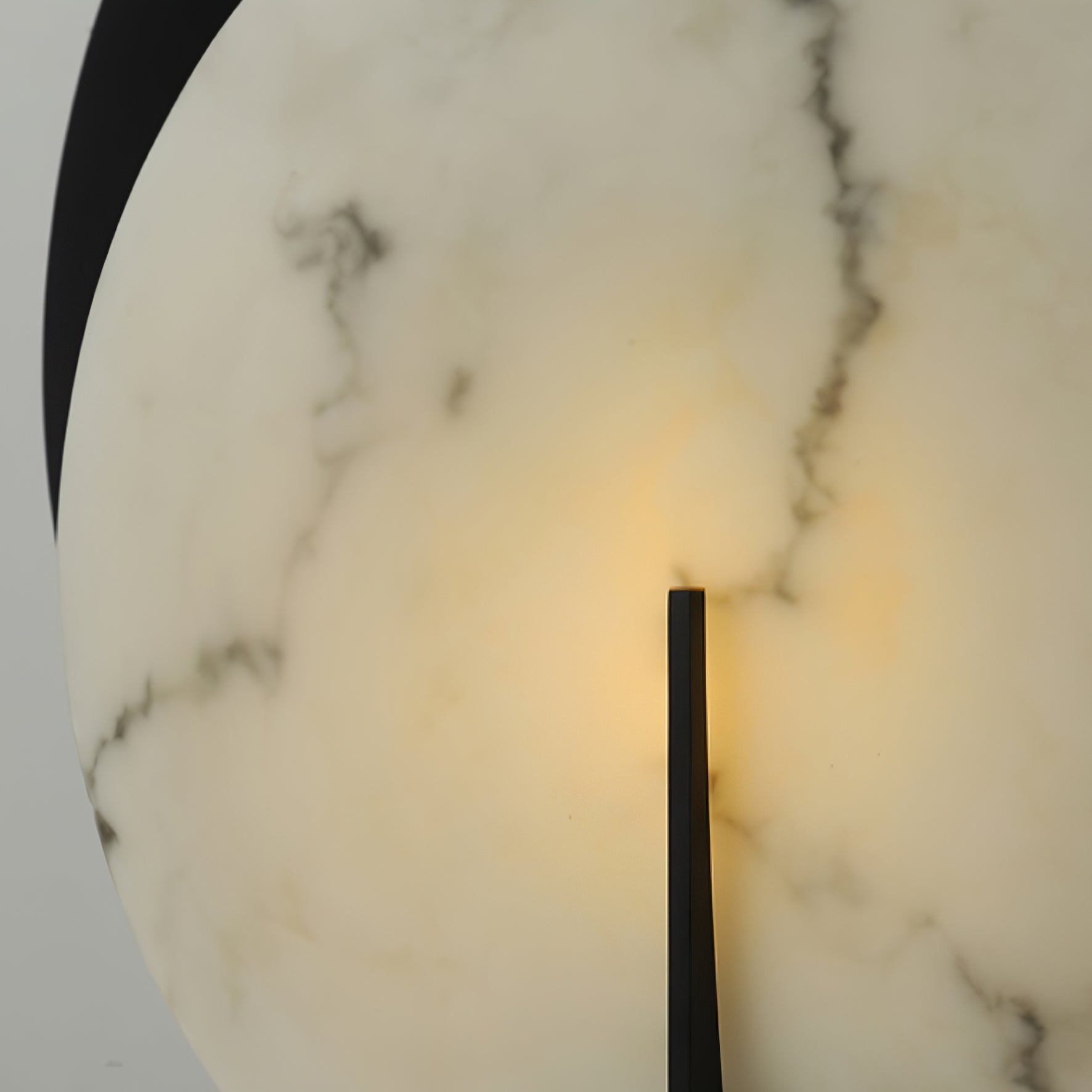 Lampe en Albâtre Élégante - Éclairage Subtil et Touche de Luxe