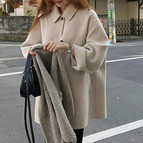 Manteau Femme Douillet à Fermeture Boutonnée - Mi-Long, Coupe Ample et Élégante