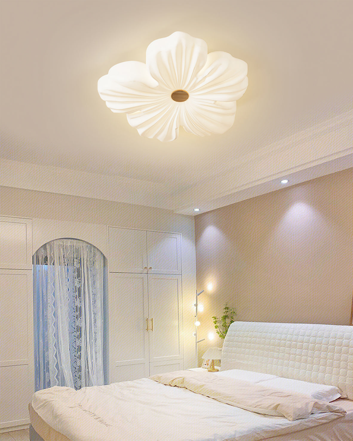 Lampe de Plafond en Fleurs Crème - Éclairage Artistique et Économique