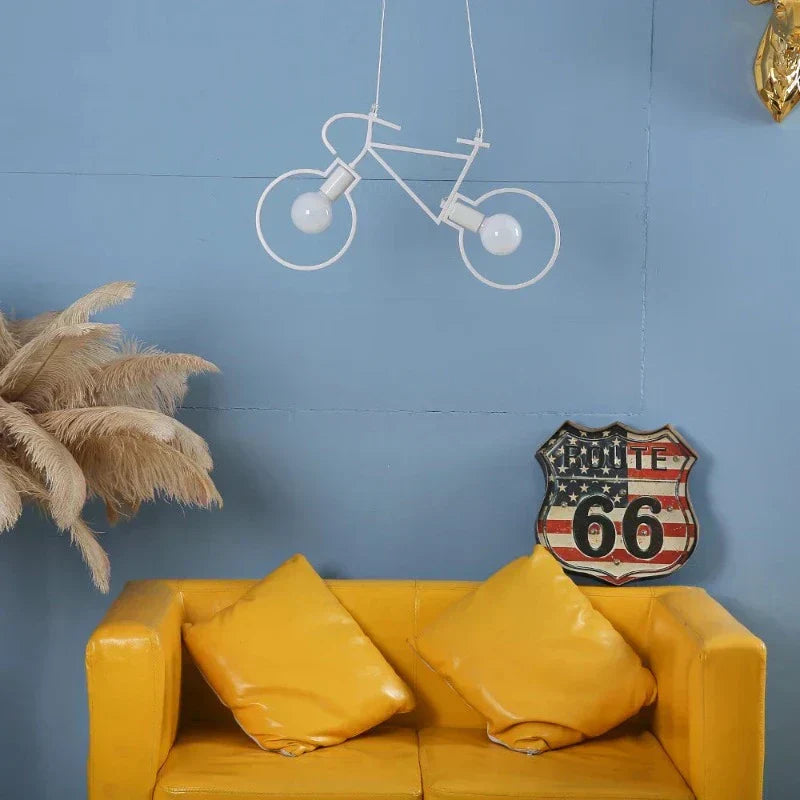 Suspension LED Inspirée du Vélo - Éclairage Économe en Énergie et Élégant