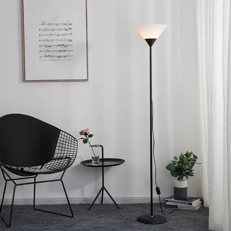 Lampe sur Pied LED Élégante - Éclairage Ambiant Chaleureux et Moderne