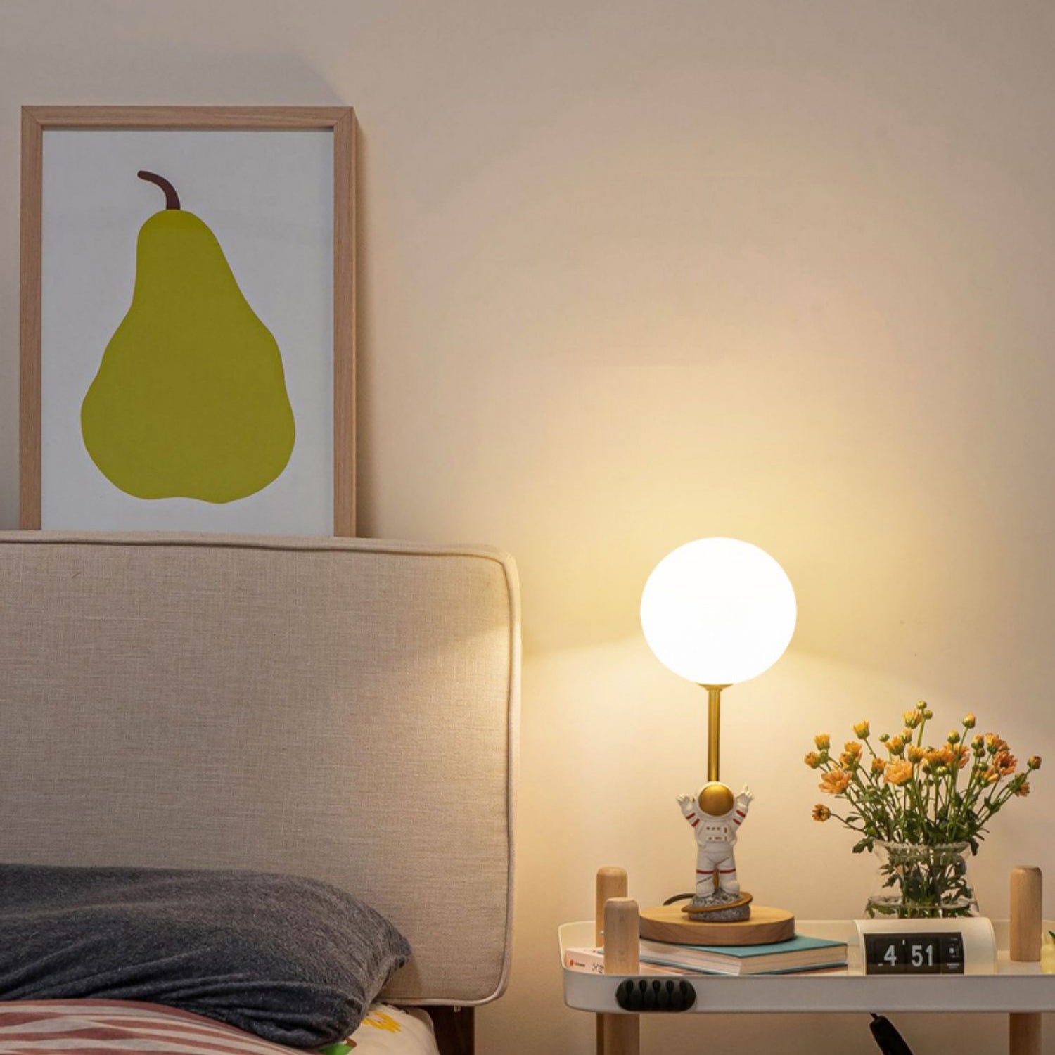 Lampe de Table en Forme de Lune - Design Unique avec Éclairage LED