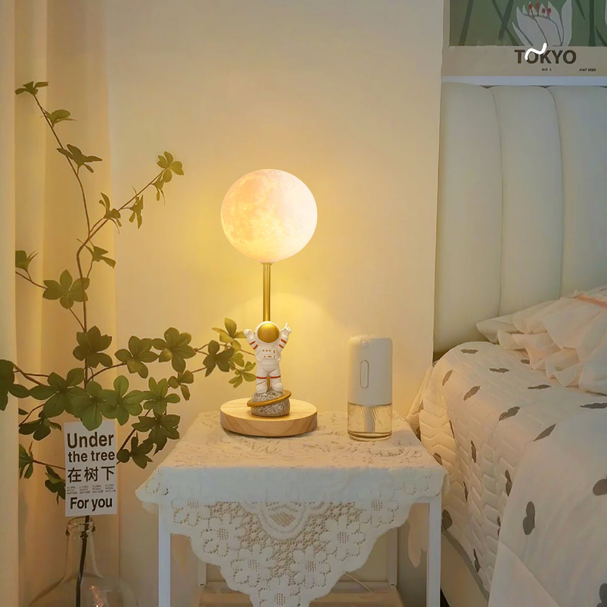 Lampe de Table en Forme de Lune - Design Unique avec Éclairage LED