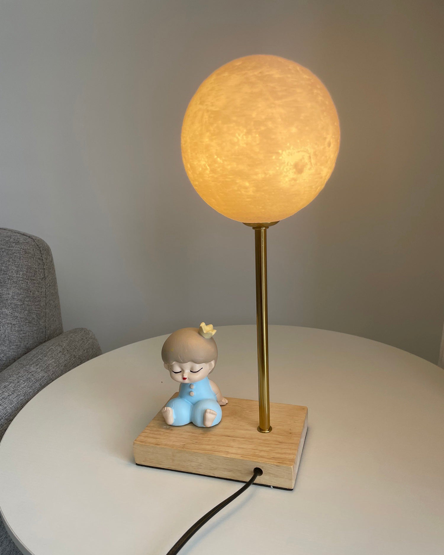 Lampe de Table en Forme de Lune - Design Unique avec Éclairage LED