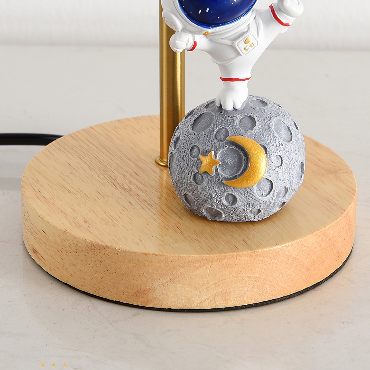 Lampe de Table en Forme de Lune - Design Unique avec Éclairage LED