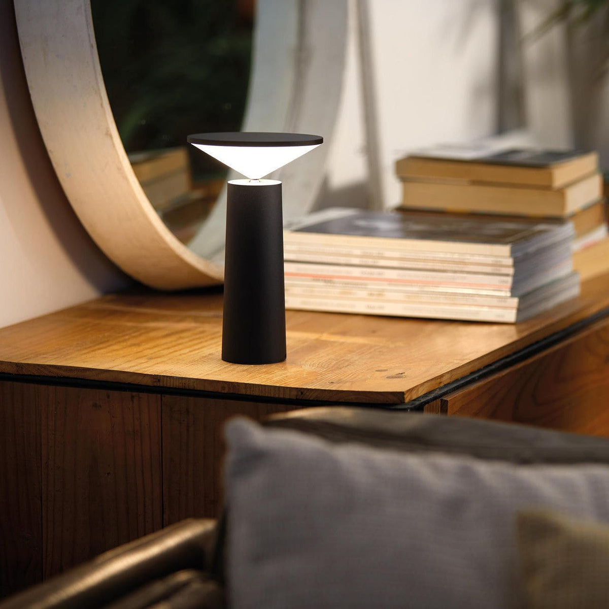 Lampe de Table LED Extérieure - Éclairage Pivotant et Énergétique