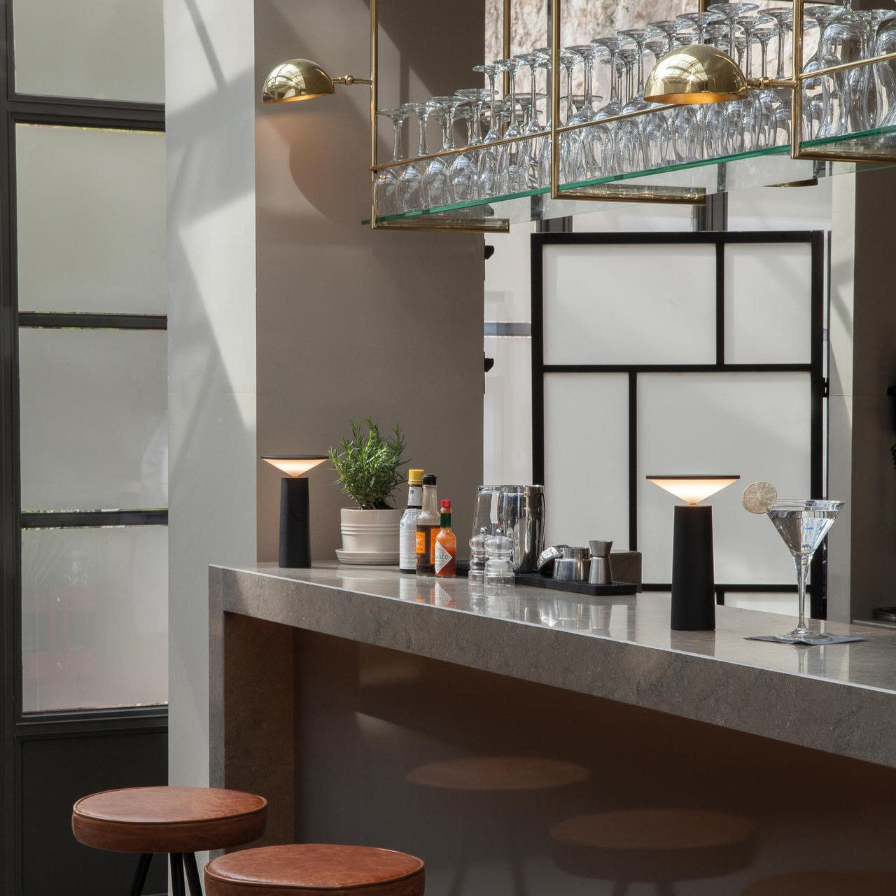 Lampe de Table LED Extérieure - Éclairage Pivotant et Énergétique