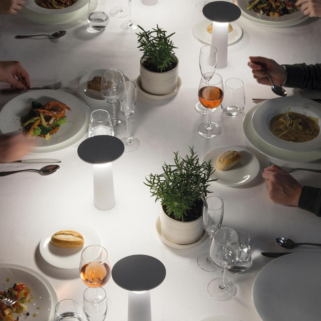 Lampe de Table LED Extérieure - Éclairage Pivotant et Énergétique