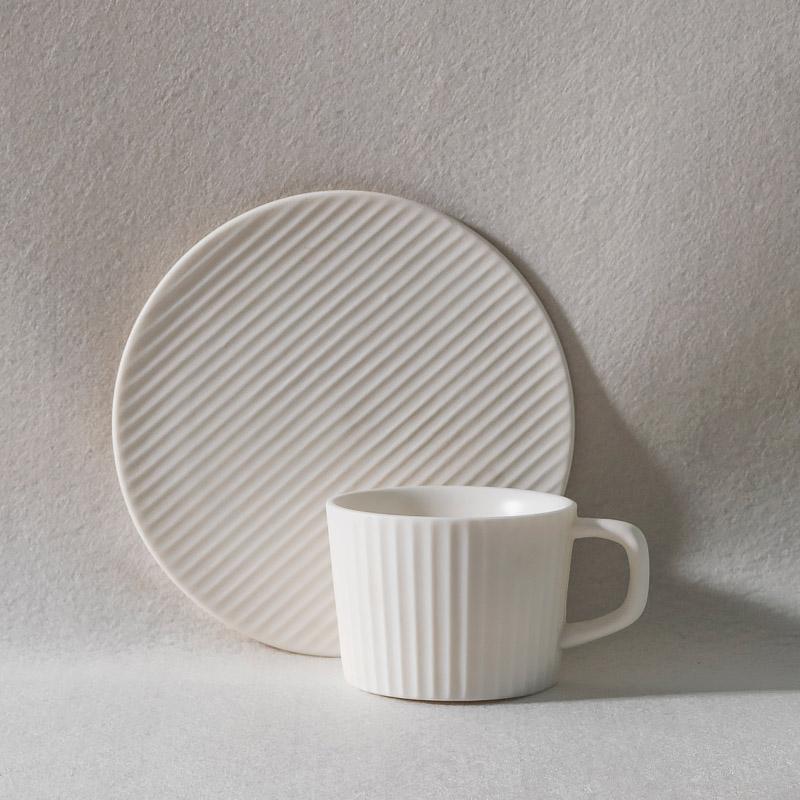 Tasses à Café en Grès Élégantes - Design Minimaliste et Durable