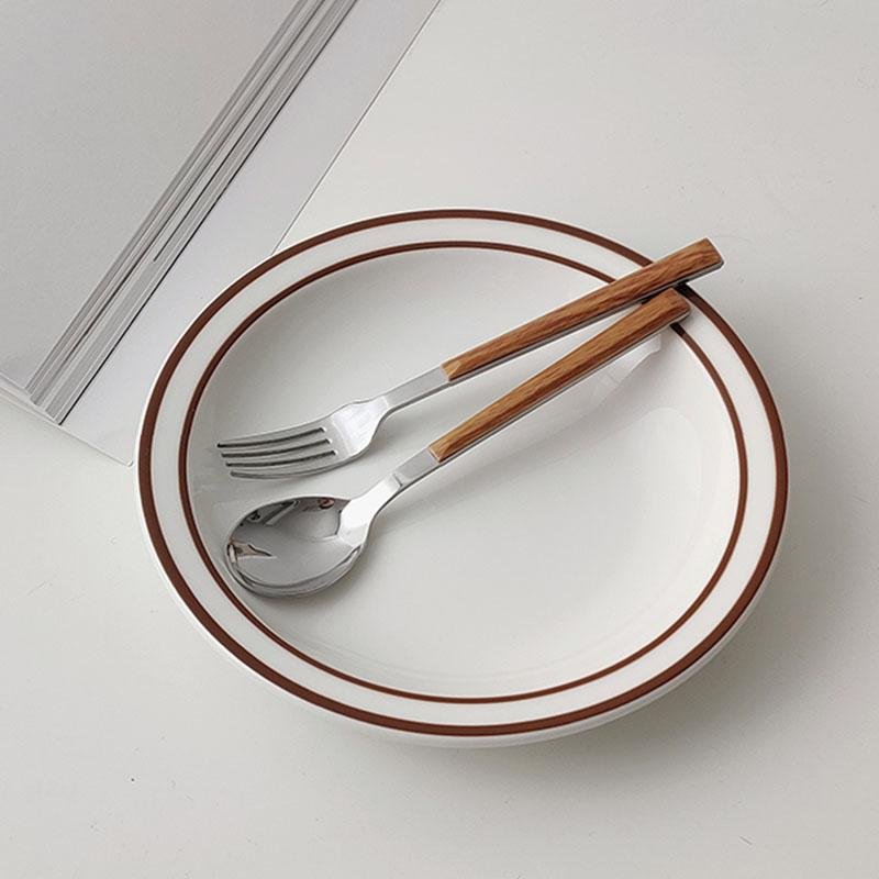 Couverts en Acier Inoxydable avec Poignées en Bois - Élégance et Confort pour Chaque Repas