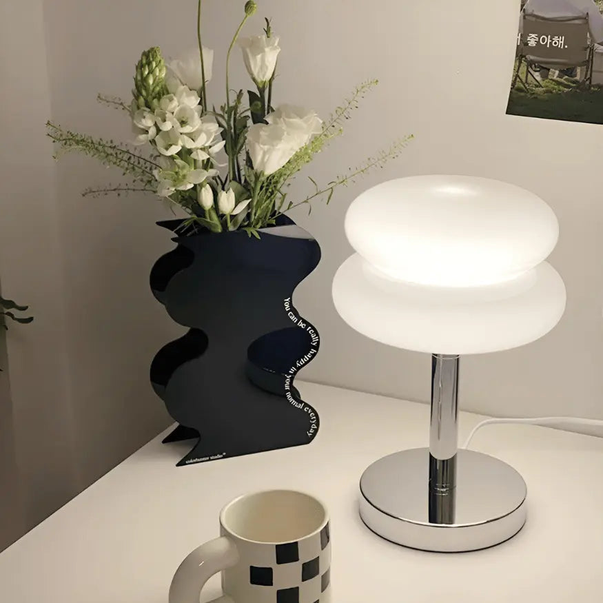 Lampe de Table en Verre Élégante - Design Unique et Polyvalent