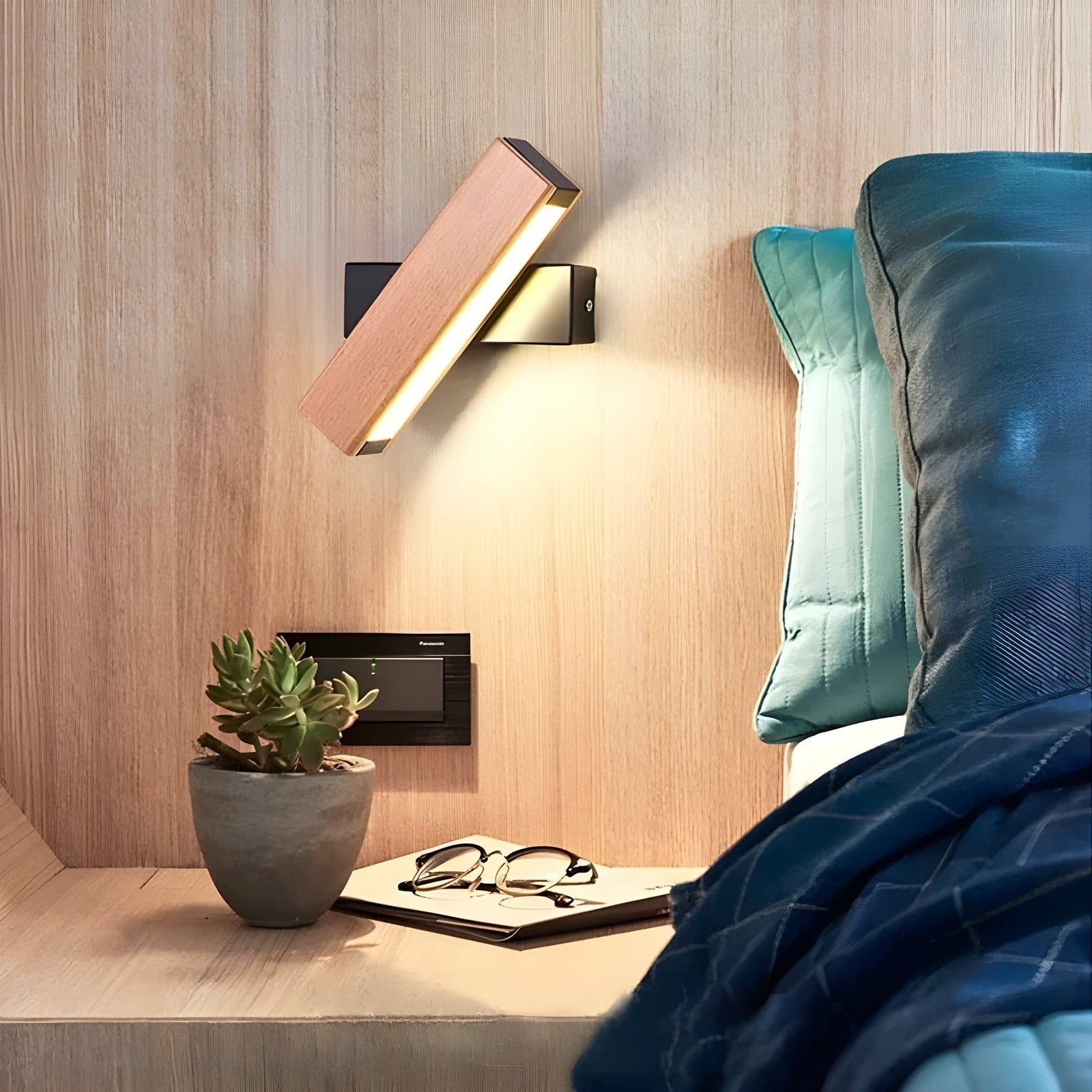 Lampe Murale LED en Bois - Design Scandinave et Éclairage Chaud