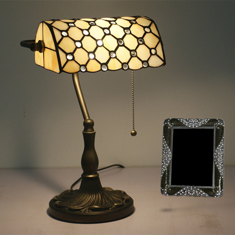 Lampe de Table Vintage en Demi-Cylindre - Élégance Classique et Ambiance Chaleureuse
