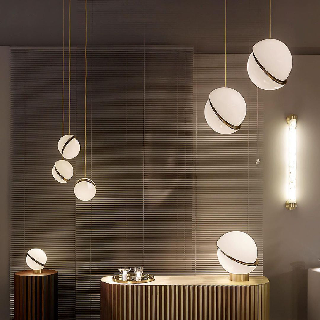 Lampe de Table en Croissant - Design Unique et Éclairage Doux