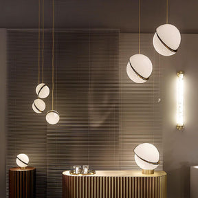 Lampe de Table en Croissant - Design Unique et Éclairage Doux