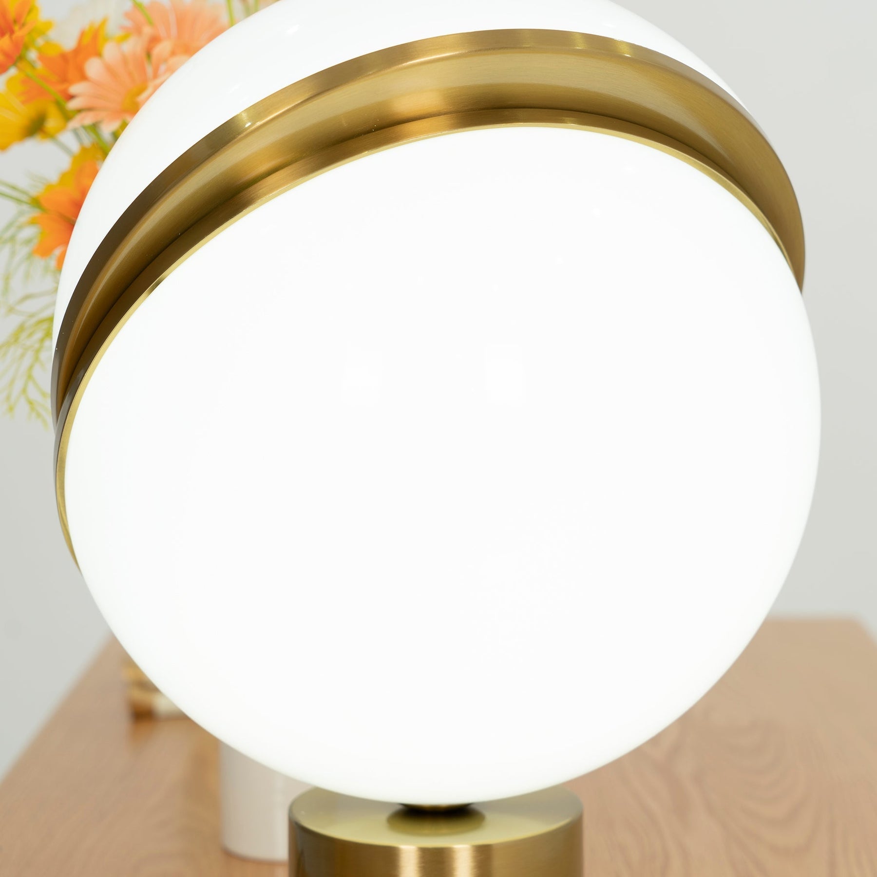 Lampe de Table en Croissant - Design Unique et Éclairage Doux