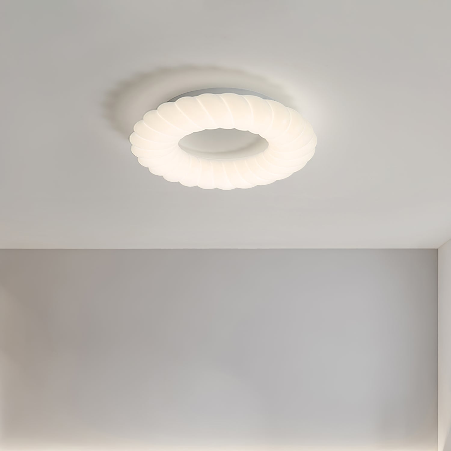 Lampe de Plafond Design Donut - Éclat Doux et Ambiance Magique