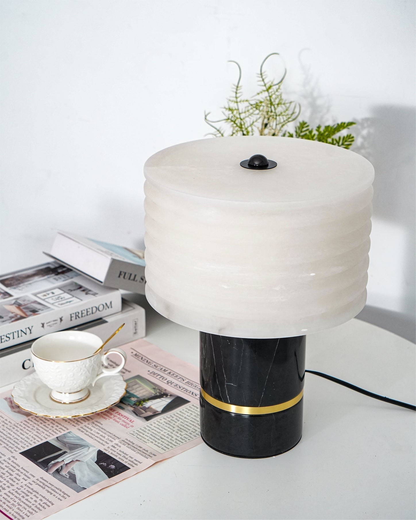 Lampe de Table Moderne en Marbre - Élégance et Style Contemporain