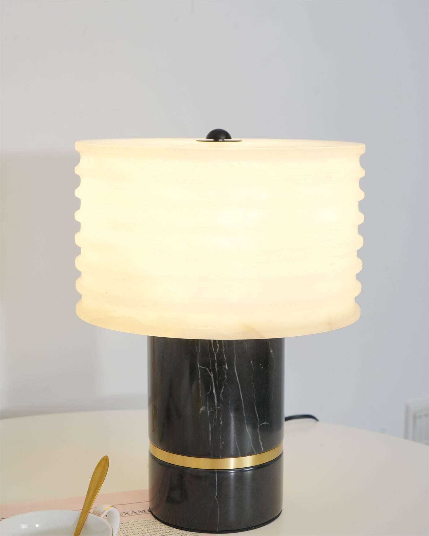Lampe de Table Moderne en Marbre - Élégance et Style Contemporain