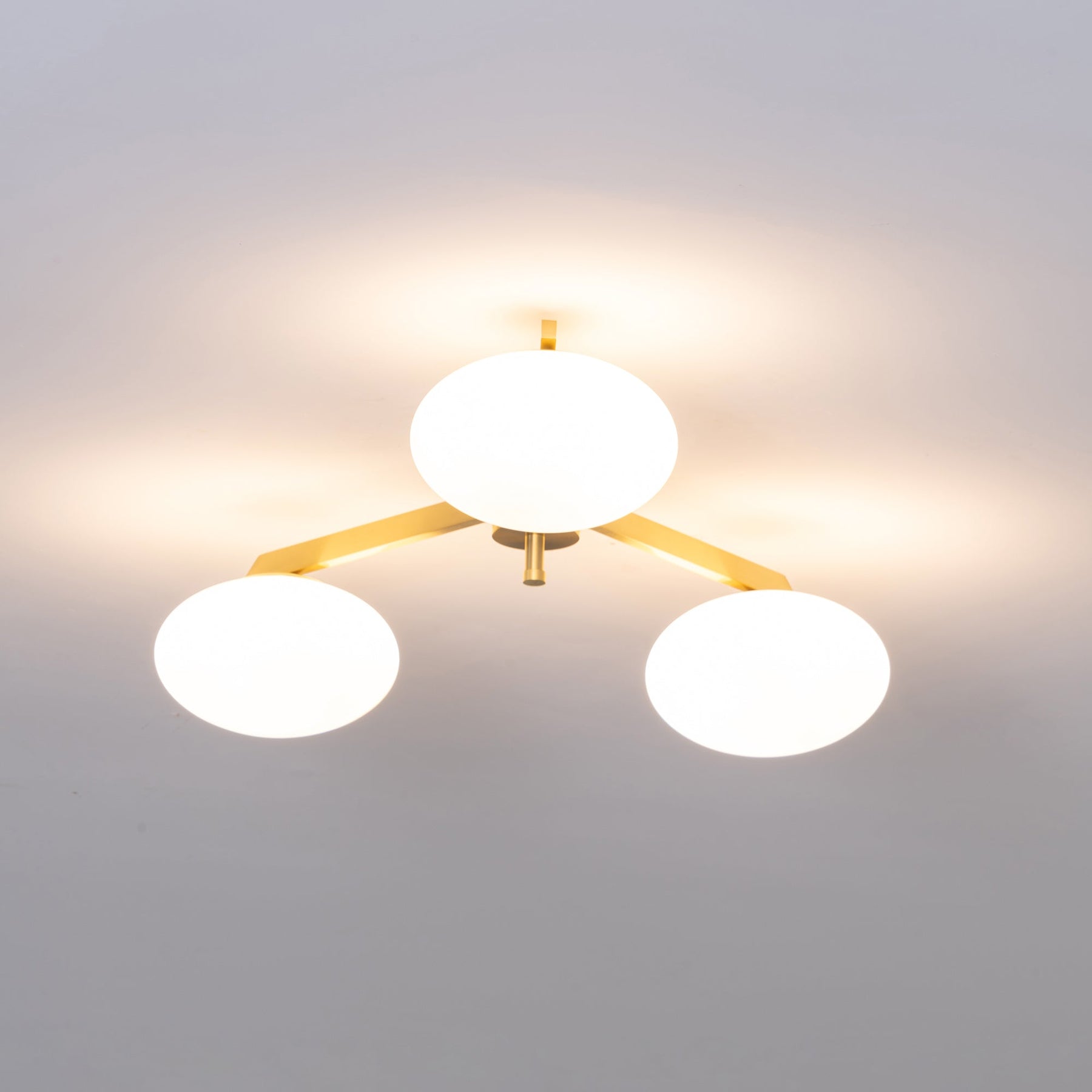 Plafonnier Art Déco en Verre - Élégance et Style pour Intérieur