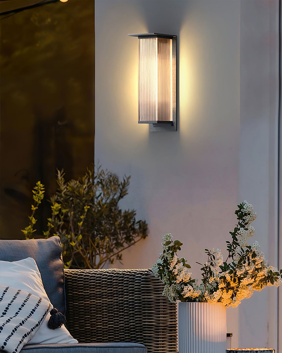 Applique Murale LED Extérieure - Durable et Écologique pour Votre Espace