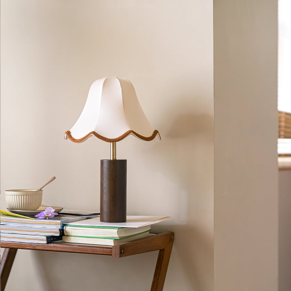 Lampe LED de Table Élégante - Abat-jour en Tissu et Base en Bois