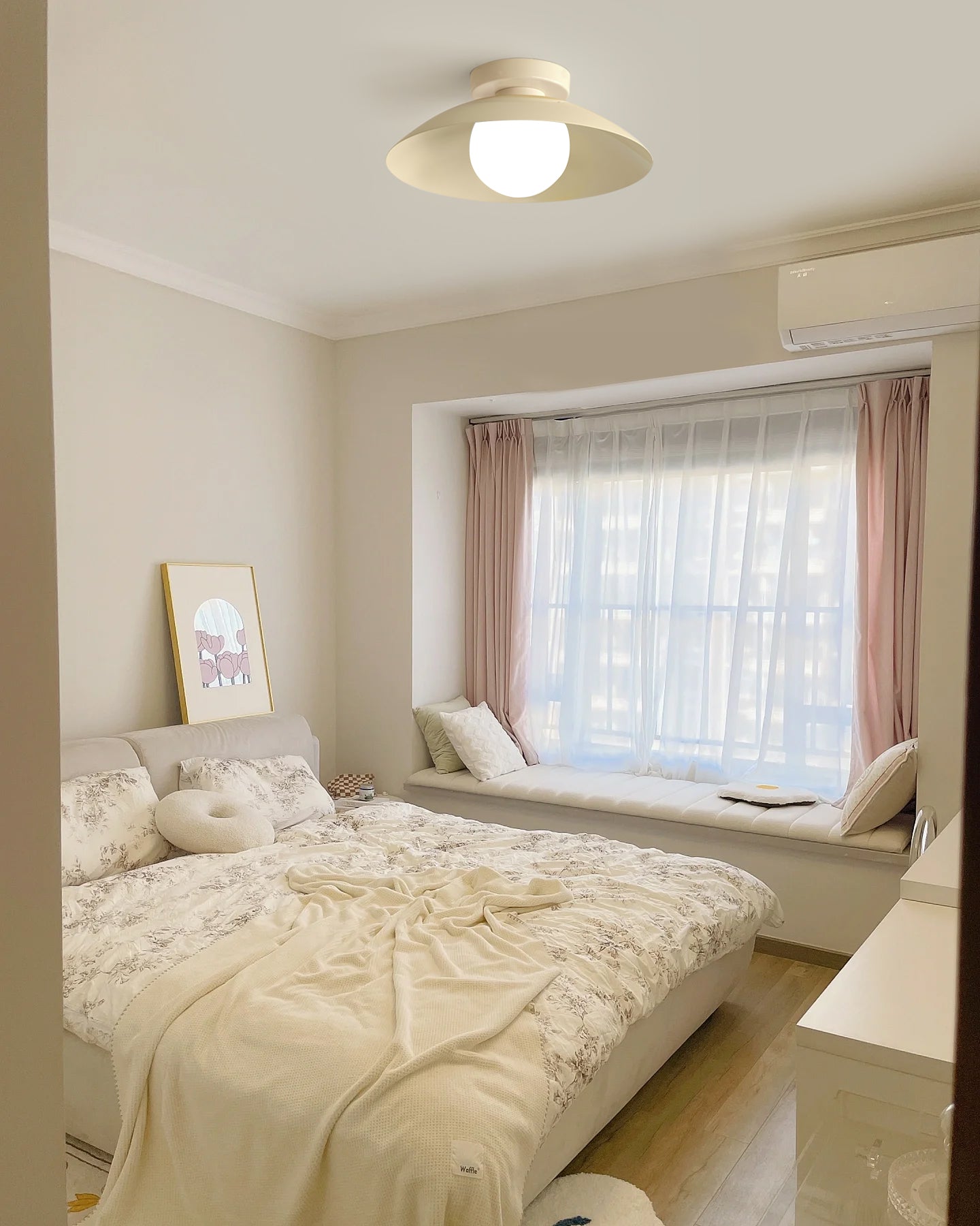 Lampe de Plafond Minimaliste - Éclairage Chic Inspiré du Design Scandinave
