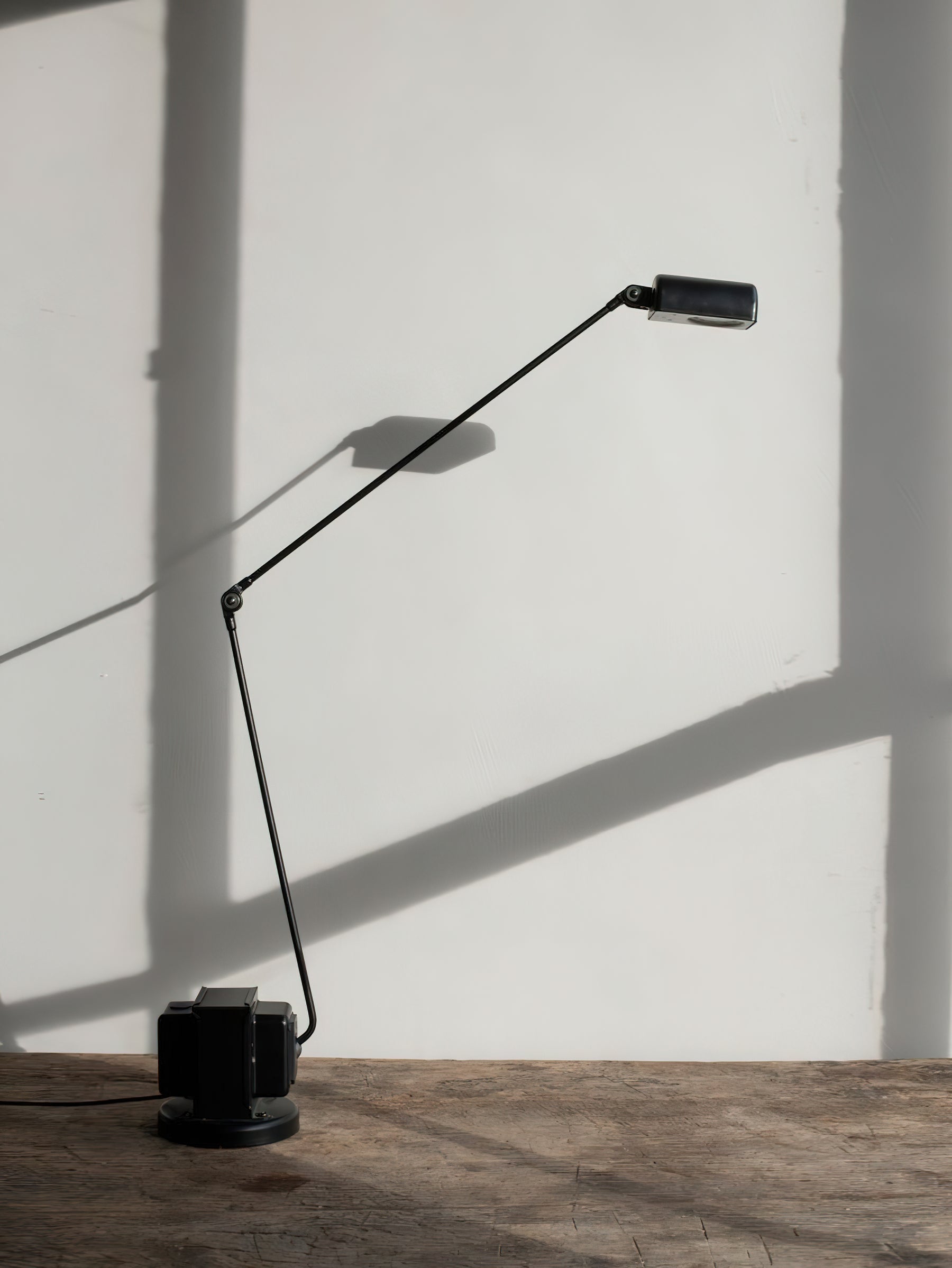 Lampe de Table Élégante et Polyvalente - Diffuseur Rotatif et Gradation Ajustable