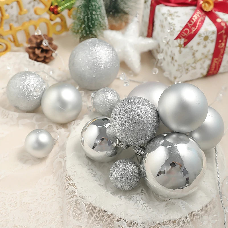 Boules de Noël Décoratives - Ensemble Coloré de 24 Ornements Suspendus