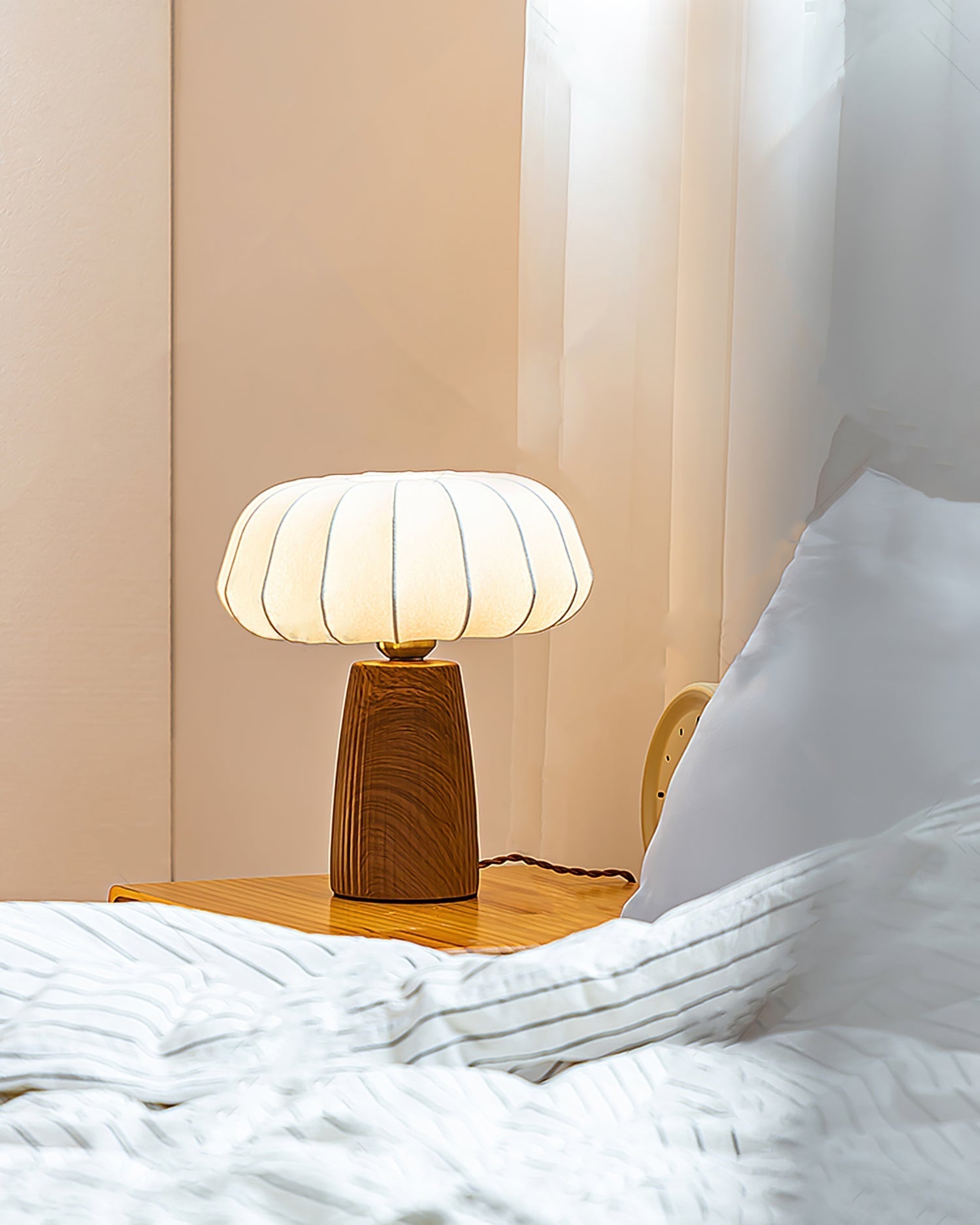 Lampe de Table Élégante en Métal - Ambiance Chaleureuse et Sophistiquée