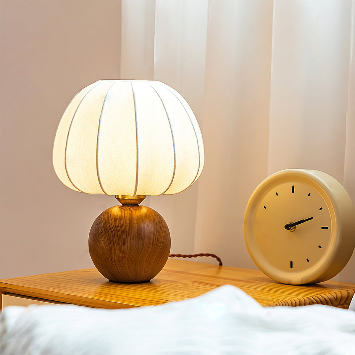 Lampe de Table Élégante en Métal - Ambiance Chaleureuse et Sophistiquée