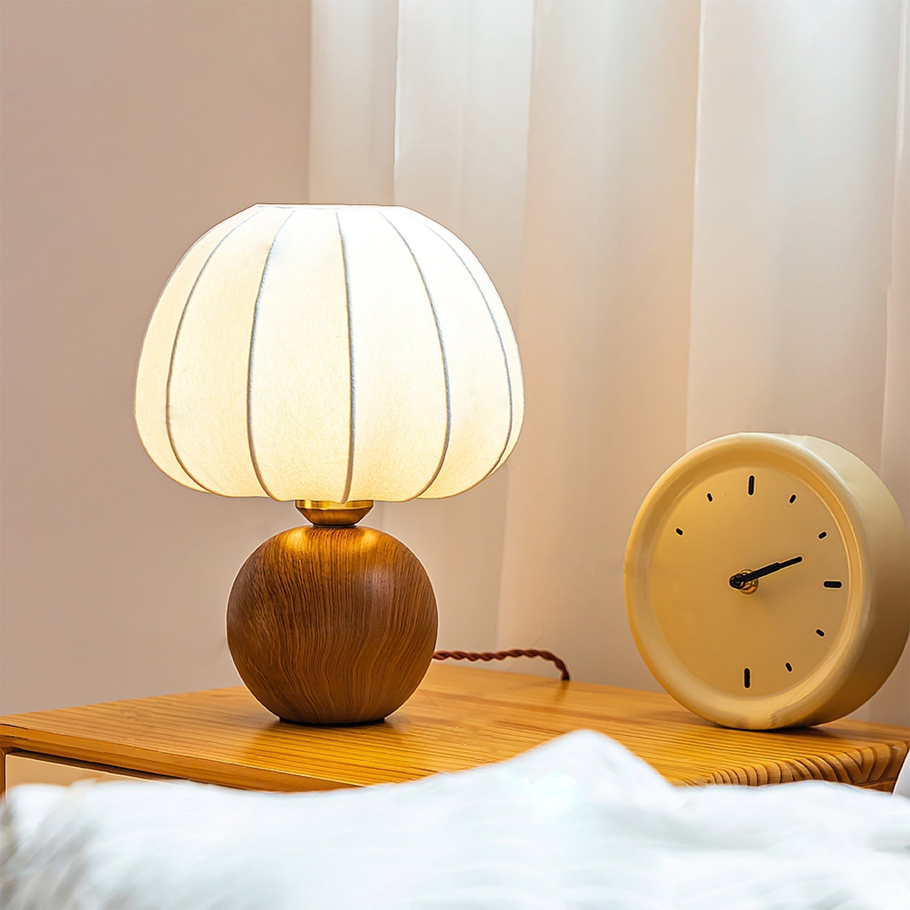 Lampe de Table Élégante en Métal - Ambiance Chaleureuse et Sophistiquée