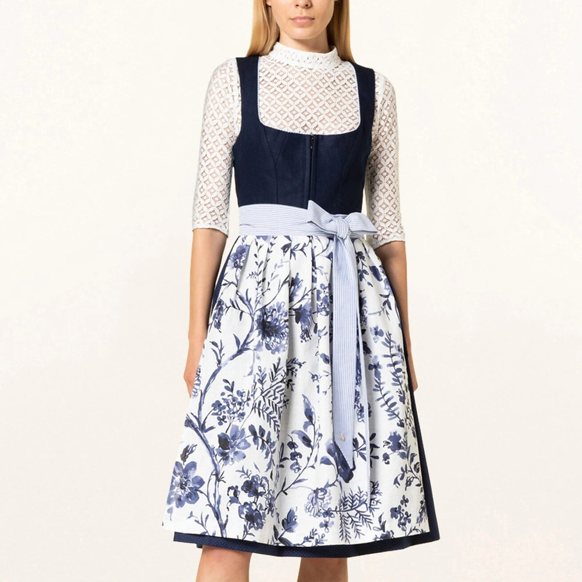 Dirndl Traditionnel à Motif Floral - Élégance Bavaroise pour Oktoberfest