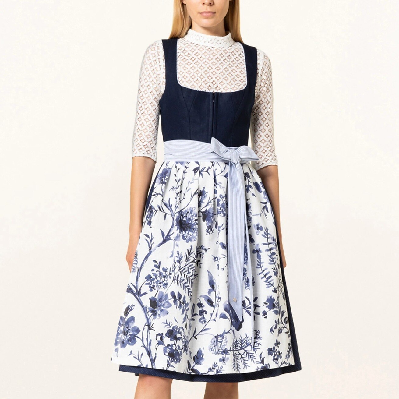 Dirndl Traditionnel à Motif Floral - Élégance Bavaroise pour Oktoberfest