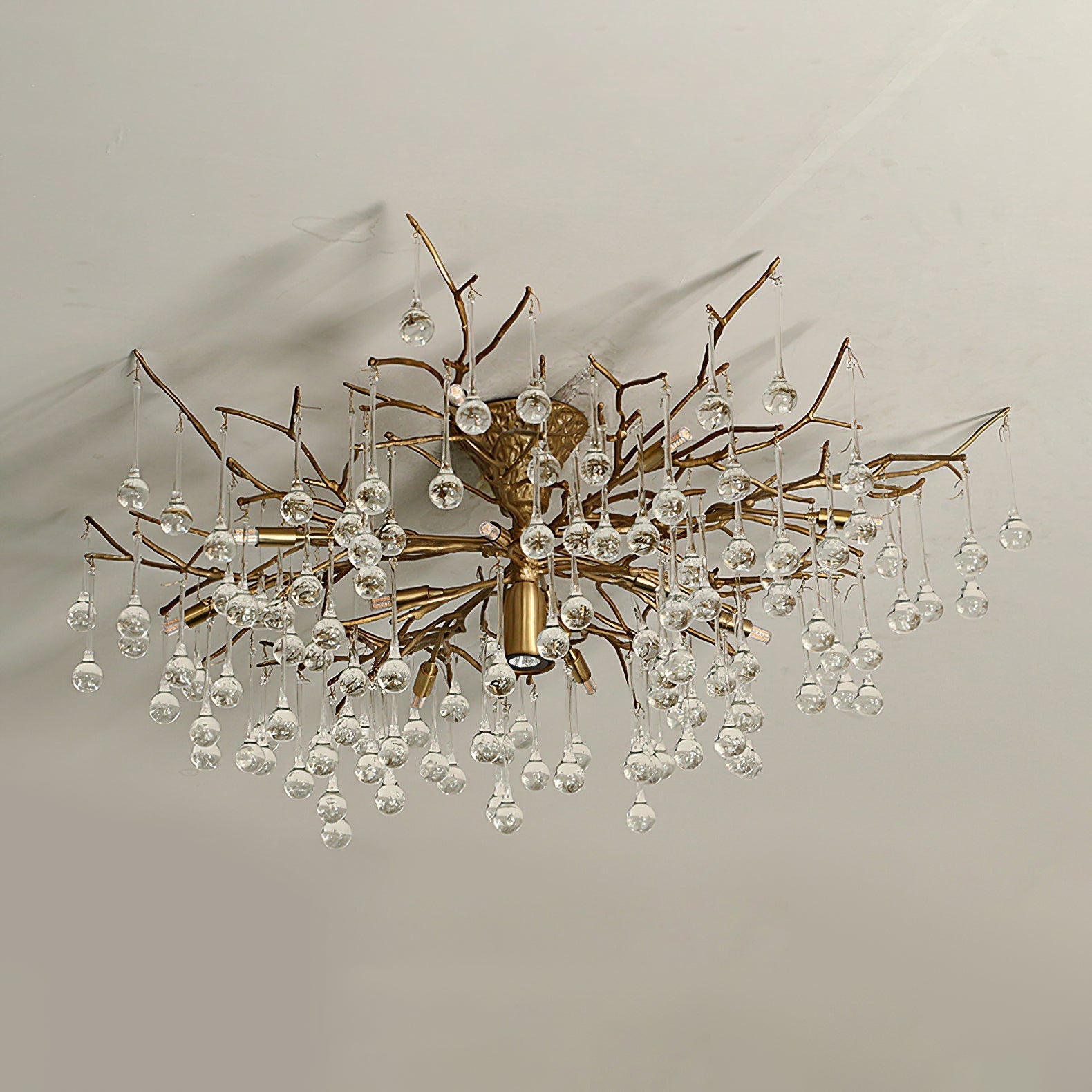 Plafonnier Élégant en Verre - Finition Luxueuse et Lumière Douce