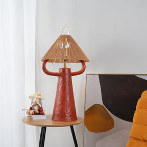 Lampe de Table en Céramique Artisanale - Élégance Rustique avec Abat-jour en Raffia
