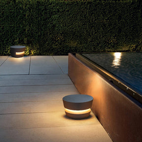 Lampe de Jardin Résistante aux Intempéries - Éclairage Élégant et Durable