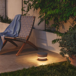 Lampe de Jardin Résistante aux Intempéries - Éclairage Élégant et Durable