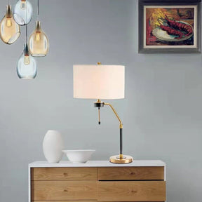 Lampe de Table Élégante en Tissu - Design Raffiné et Éclairage Uniforme